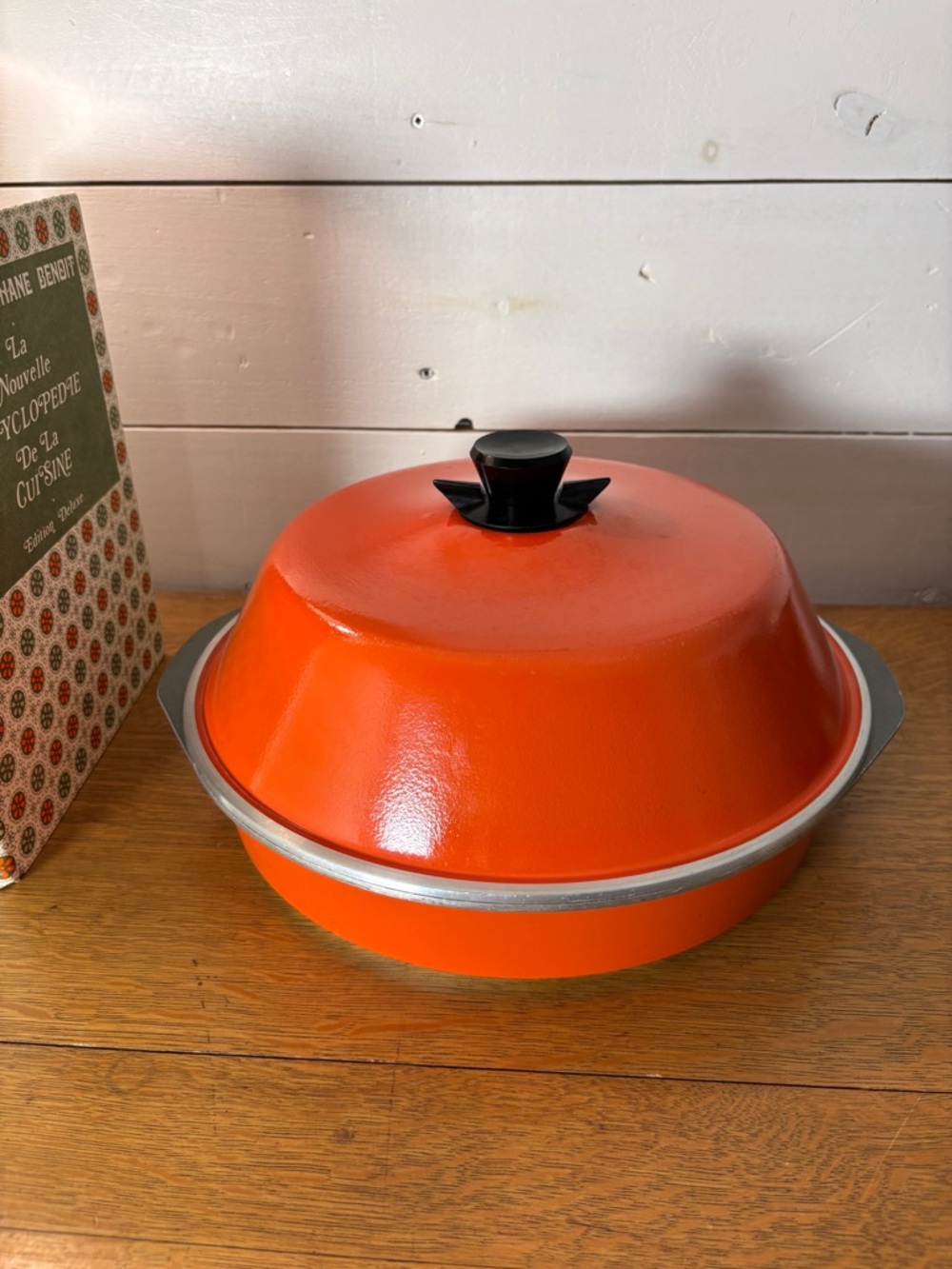 BESSEMER VINTAGE ORANGE ROASTER PAN WITH LID – RETRO COOKWARE